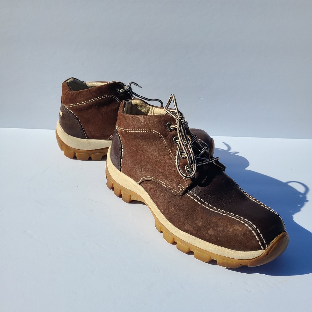 Perry Ellis America, size 9, brown leather/ suede upper, topstitch boots